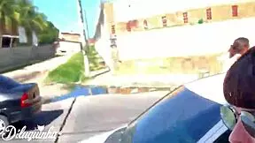 Peguei minha empregada de bobeira e tentamos fuder mais minha mulher chegou em casa