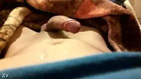 novinho gozando while masturbating and creampie teen