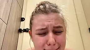 Extreme public masturbation, sitting on face for close up 😈