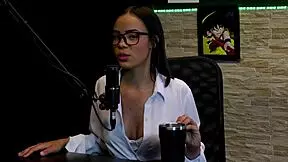 sempre foi safada nao gostou de um atendimento que fez ja aprontou em uma balada e o relacionamento que teve - alice vasconcelos watch on sheer red