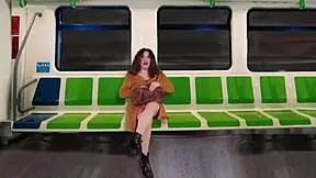 i'm seducing my husband's best friend on the train