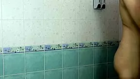 thai student bathing secretly filmed