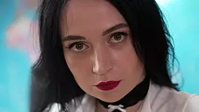 यूक्रेनी टीन 18+ सेक्रेटरी ऑफिस में बॉस के साथ पहली एनल ट्राई करती है