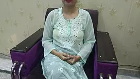 Nejlepší indické XXX video: Indická horká holka šukaná majitelem domu, pornstar Saara