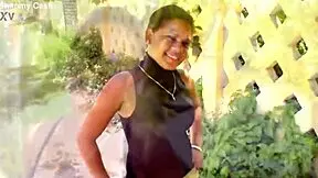 18yo Latina teen performs public blowjob on front lawn in daylight