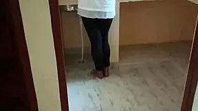 in kitchen workin see bhabhi fat ass n get horny