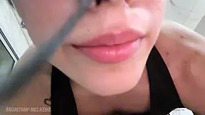 me cojo a esta putita que se paseaba por el parque de mendoza