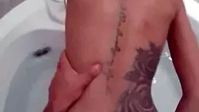 acompanhante gives sloppy blowjob then rides pussy in hotel jacuzzi 💦