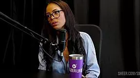 Alice Vasconcelos a Tifany Rochas intenzívny sex kompilácia časť 2 v červenom