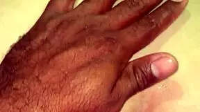 Dei minha amiga gordinha pra fuder gostoso com o meu maridinho e ele gozou na boca dela!