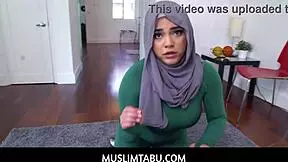 Chubby hijab girl wants cherry popped