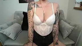 sexy amateur teen ninadevil, what are you up to?