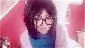 Chantal In Lingerie Fingers Pussy To Squirt With New Toy