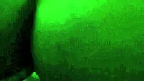 I's playin with dis milf's big ass and pussy, but I keeps messin up the moves