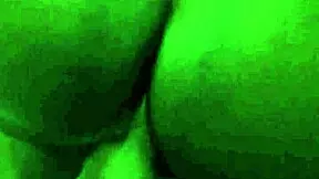 I's playin with dis milf's big ass and pussy, but I keeps messin up the moves