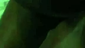 I's playin with dis milf's big ass and pussy, but I keeps messin up the moves