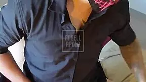 Ljubim jebanje s podrejeno ženo, njene modre oči in majhen pas me norijo.