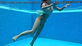 Hottest underwater swimming babe lizi vogue