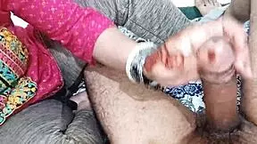 Muslim mistress seduces servant with handjob