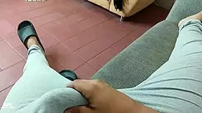 yo se que a la hijastra de mi padrastro le gusta que le de verga cada vez que la casa esta sola esta vez le llene su pussy de creampie