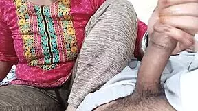 Muslim mistress seduces servant with handjob