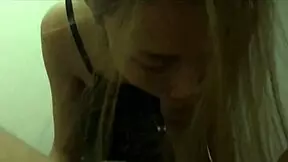 居 家 自 拍 - 97年 漂 亮 小 美 女 下 班 後 和 男 友 出 租 屋 激 烈 啪 啪 性 感 小 翹 臀 趴 屁 股 上 快 速 抽 插 最 後 全 部 射 她 嘴 裏 了 【北京广州深圳东莞温哥华等一二线城市外围招嫖，联系微信在我的简介里！点我的用户名就能找到！】