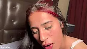 Cami noe necesita una gangbang para ser feliz 3 pollas para ella solita