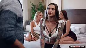 guy gets squirted in face by girlfriend and her best friends