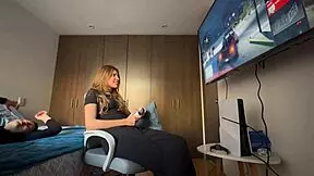 Teenagers can't be alone without fingering and licking each other's pussies