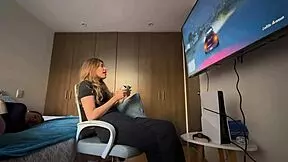 Teenagers can't be alone without fingering and licking each other's pussies