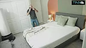 Mia River pays roommate with tight cunt after theft 😏