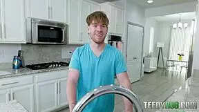 Johnny's risky blowjob leads to nicole's thrilling hardcore sex