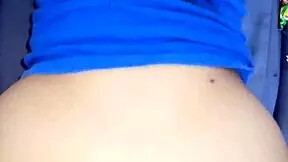 así es como mi hermanastra latina cabalga con fuerza en casa, gimiendo rudo mientras monta en cowgirl amateur