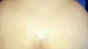 así es como mi hermanastra latina cabalga con fuerza en casa, gimiendo rudo mientras monta en cowgirl amateur