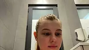 Fingering Pussy In Public For Intense Orgasm?