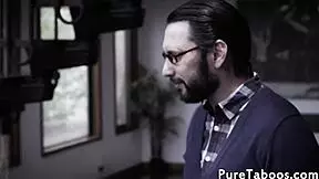 An 18yo stepdaughter gets drilled on all fours.