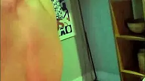 fodendo meia-irmã e gozando nela 😏