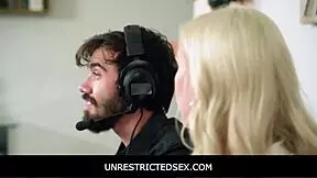 freeuse teen 18+ stepped on by boyfriend in kitchen - lilith moaningstar kay lovely