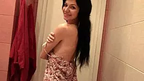 Beauty in socks masturbates her cunt cutely 😘