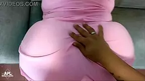 Stepmom's Huge Ass Before Fucking 😈