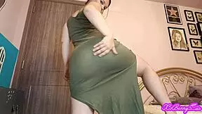 Xo Bunny's Ass Shaking And Farting In Long Green Dress