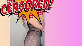 Riđokosa izvodi pravi striptiz u prozirnom donjem rublju