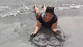 Latina Gordita With Biggest Ass On The Beach.