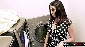 Hey, stepmom with huge tits is fucking stepson during laundry 😏💦
