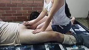 mi madrastra infiel trag� mi semen despues de chuparme 😩