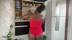 Em Plena Luz Do Dia Meu Marido Quer Fuder Minha Buceta Enquanto Arrumo A Casa E Claro Que Dei Gostoso Pra Ele Na Cozinha?