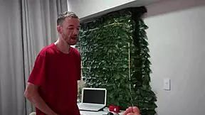 gemeos brincando com a buceta da novinha - irmãos gêmeos fazendo sexo com a novinha