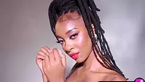 Does Sabrea Phenix look amazing posing?