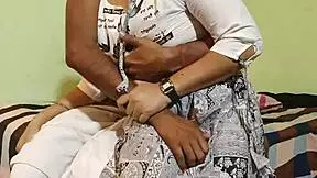 नौकरानी की बेटी को मेरे पति ने आज पकड़ कर चुदाई कर दी