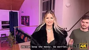 Hunt4k she wanted a new tattoo so she came to suck a strangers dick